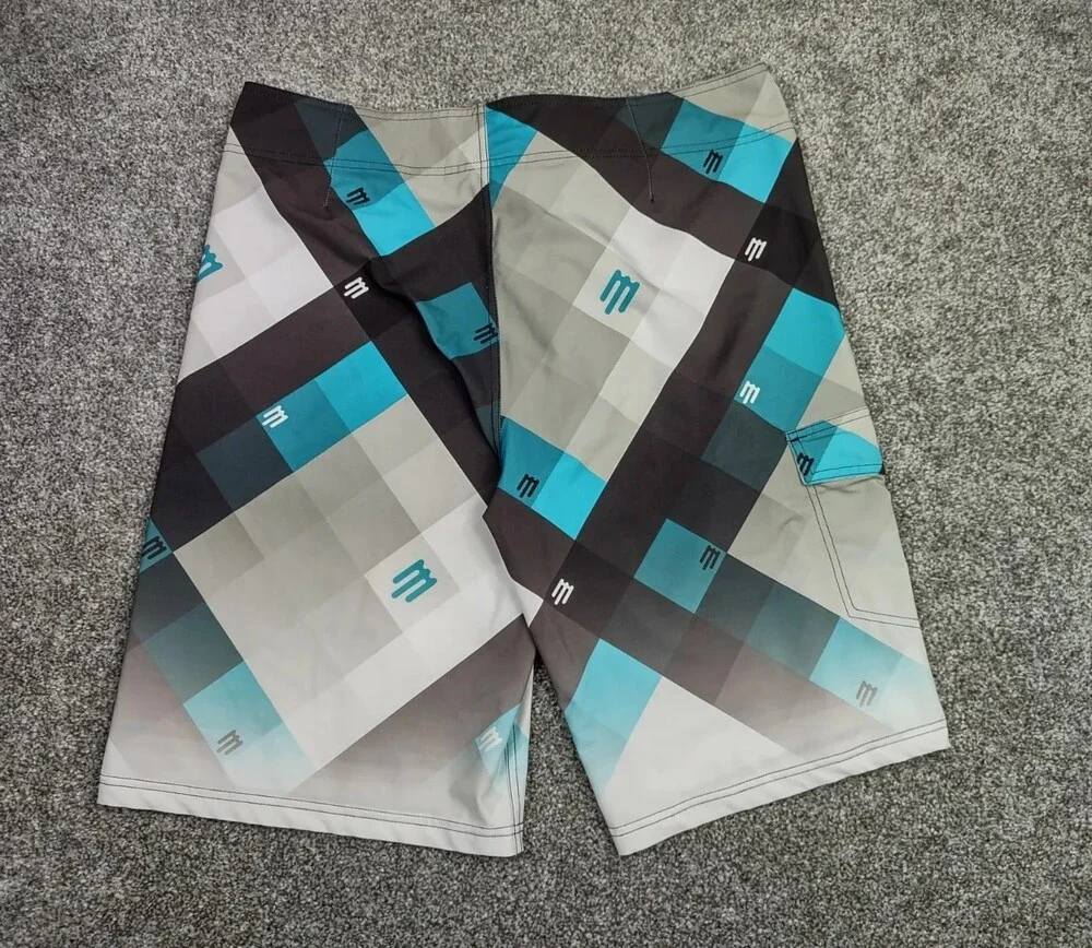 brody board shorts*